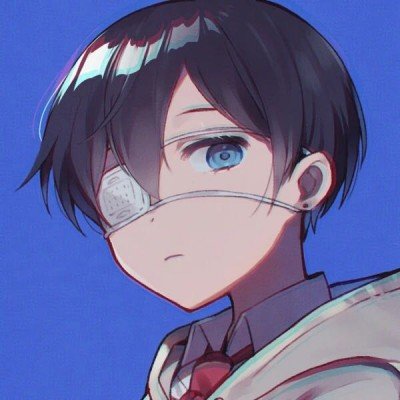 男孩爬上石桌玩耍被侧翻桌面砸倒